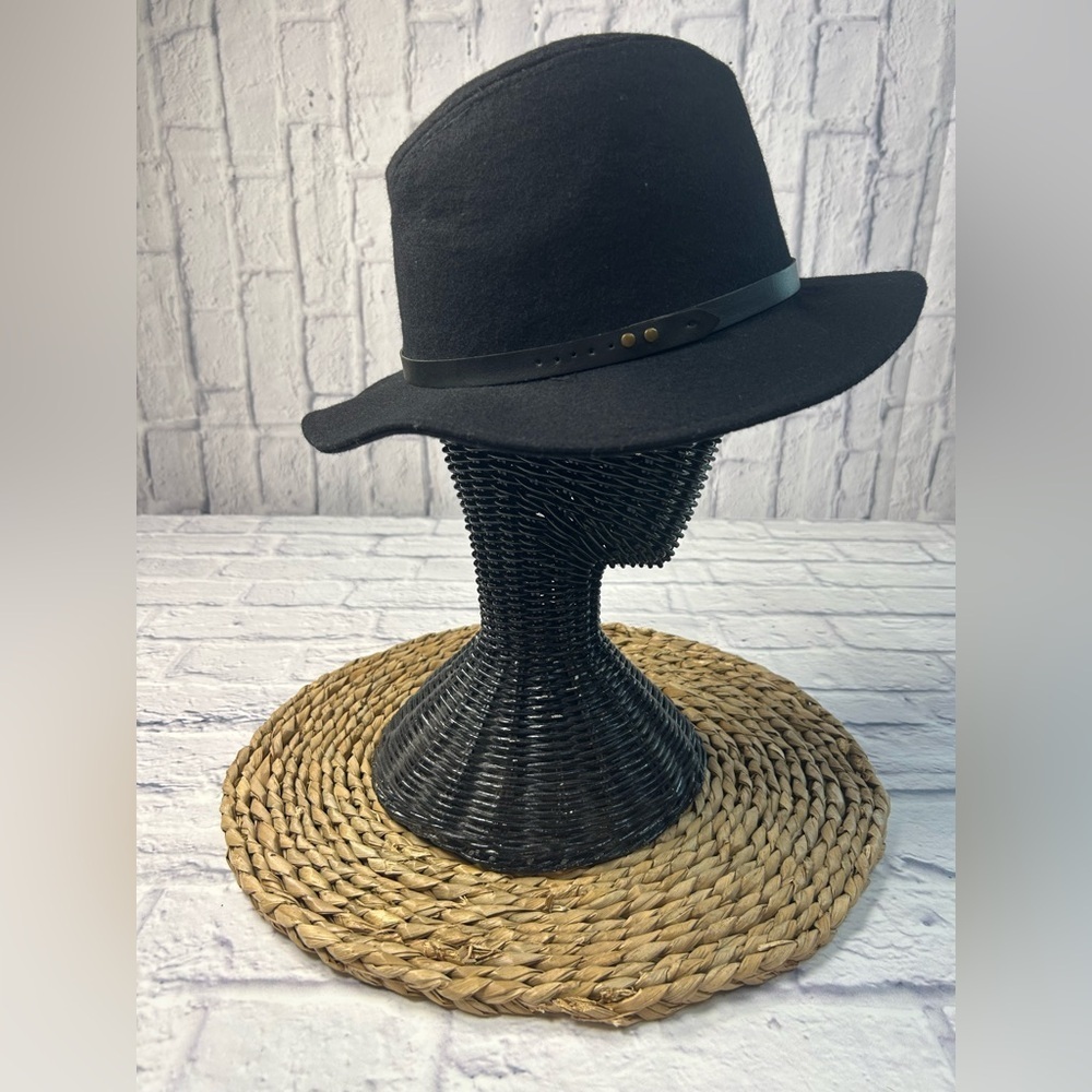 Phase 3 Stylish Black Fedora Hat. Wool.